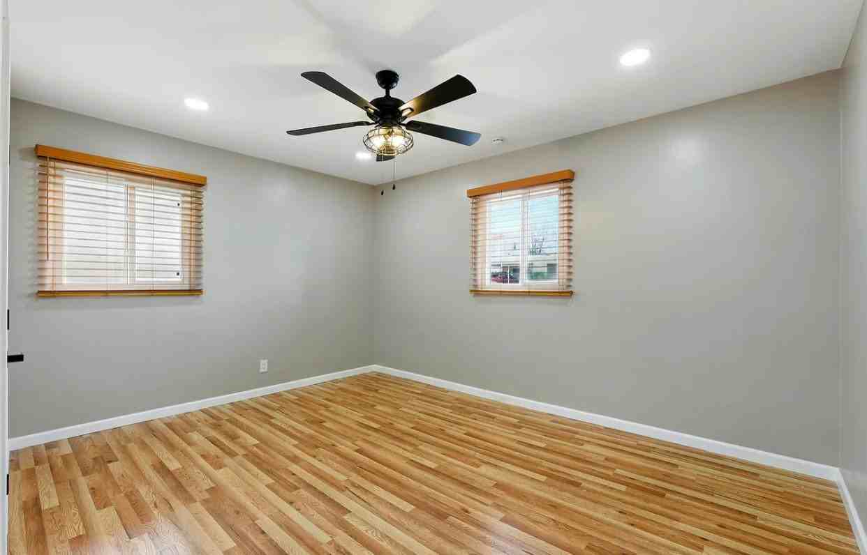 2905 San Rafael Ave Se - Photo 7 of 22