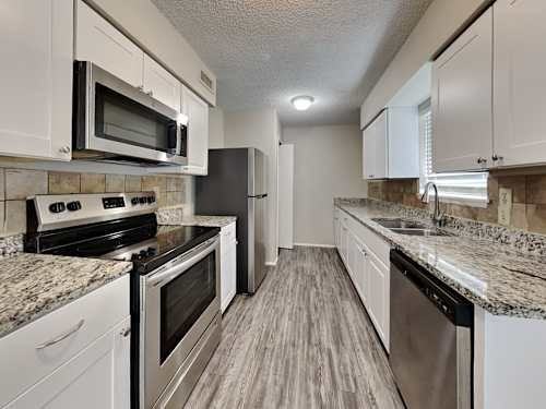123 Cooper St - Photo 4 of 7