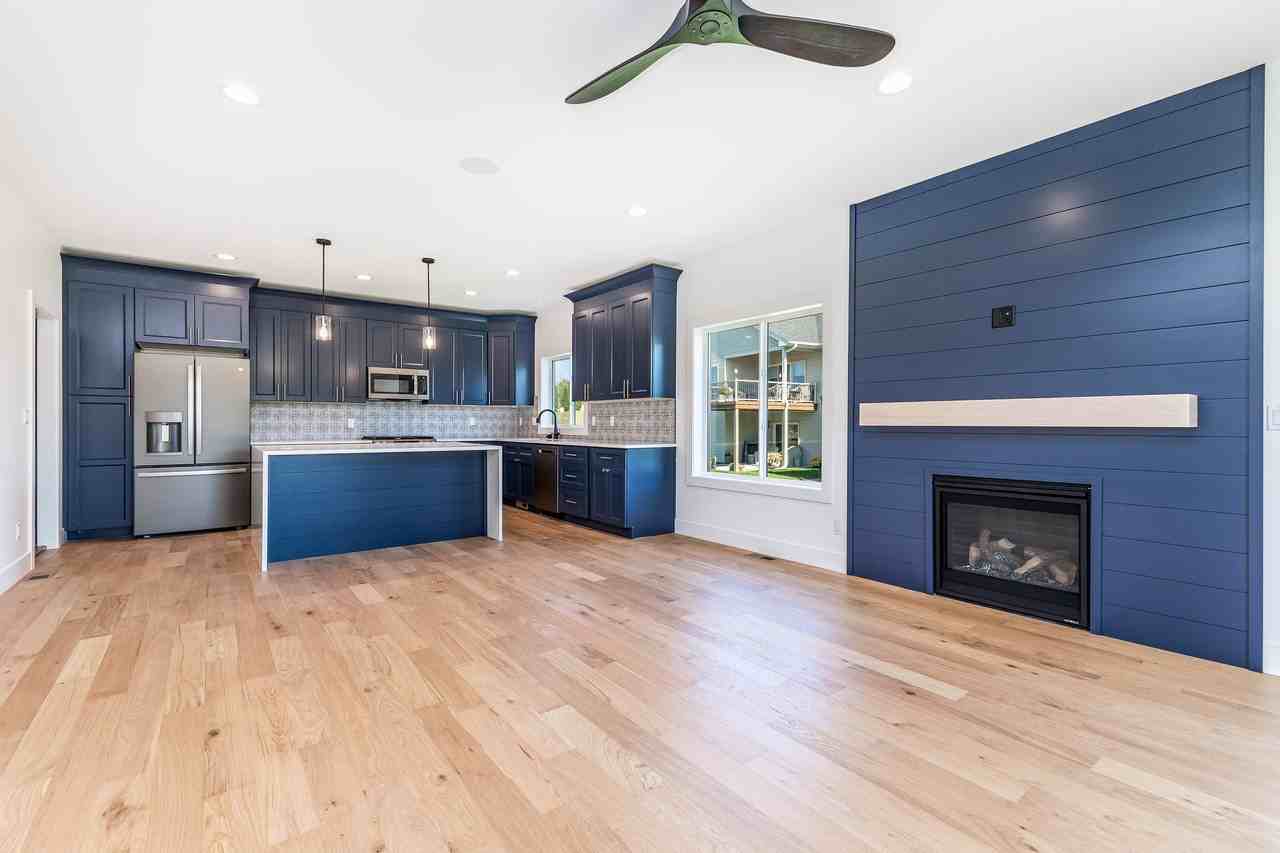 1380 Autumn Ridge Ln - Photo 3 of 20