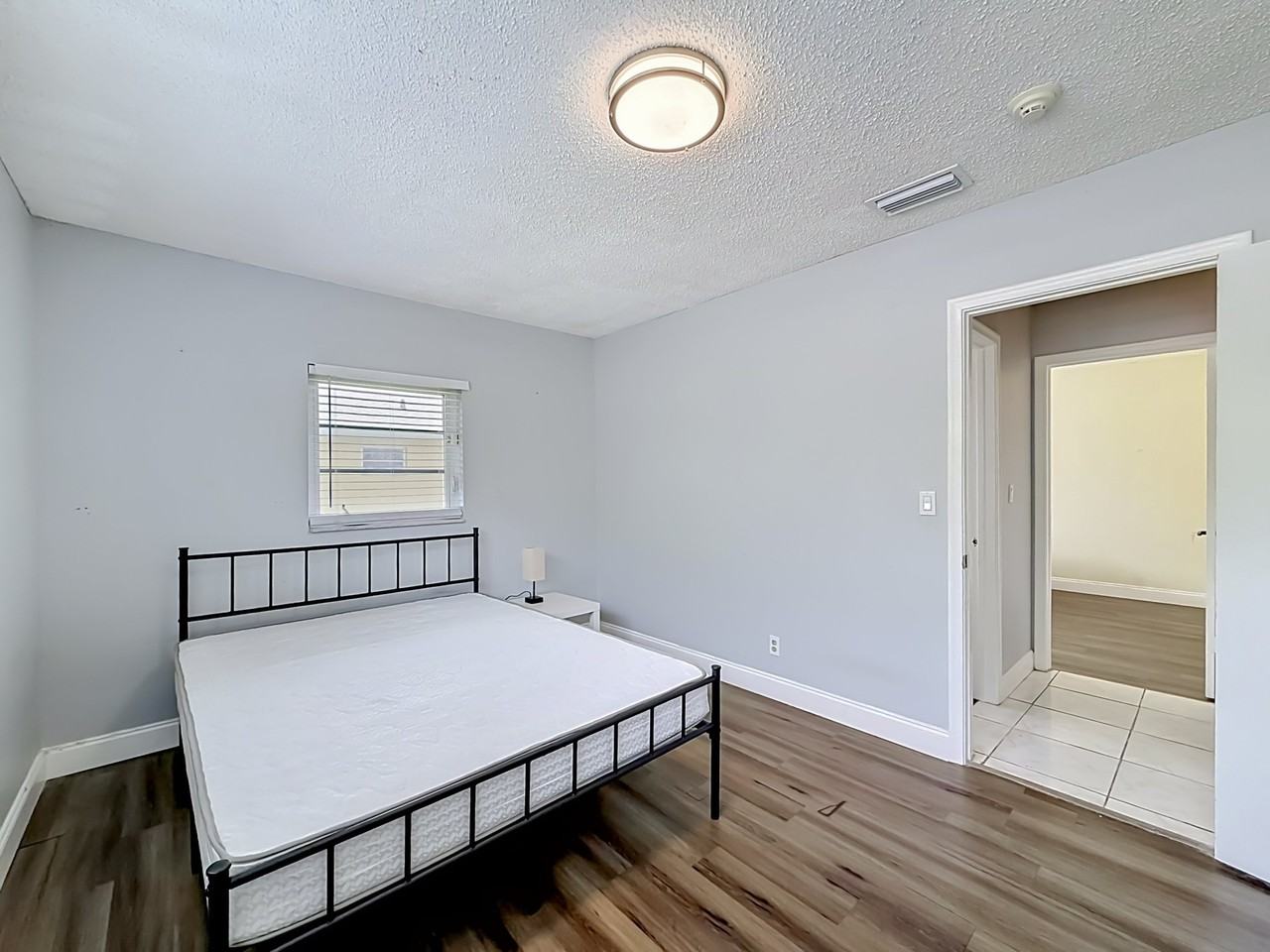 7460 Nw 16th St - Photo 2 of 8