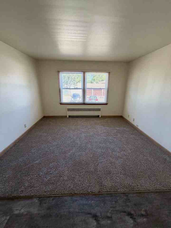 4944 W Forest Home Ave #4 - Photo 5 of 7