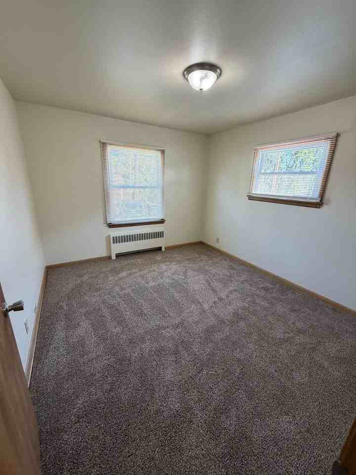 4944 W Forest Home Ave #4 - Photo 6 of 7