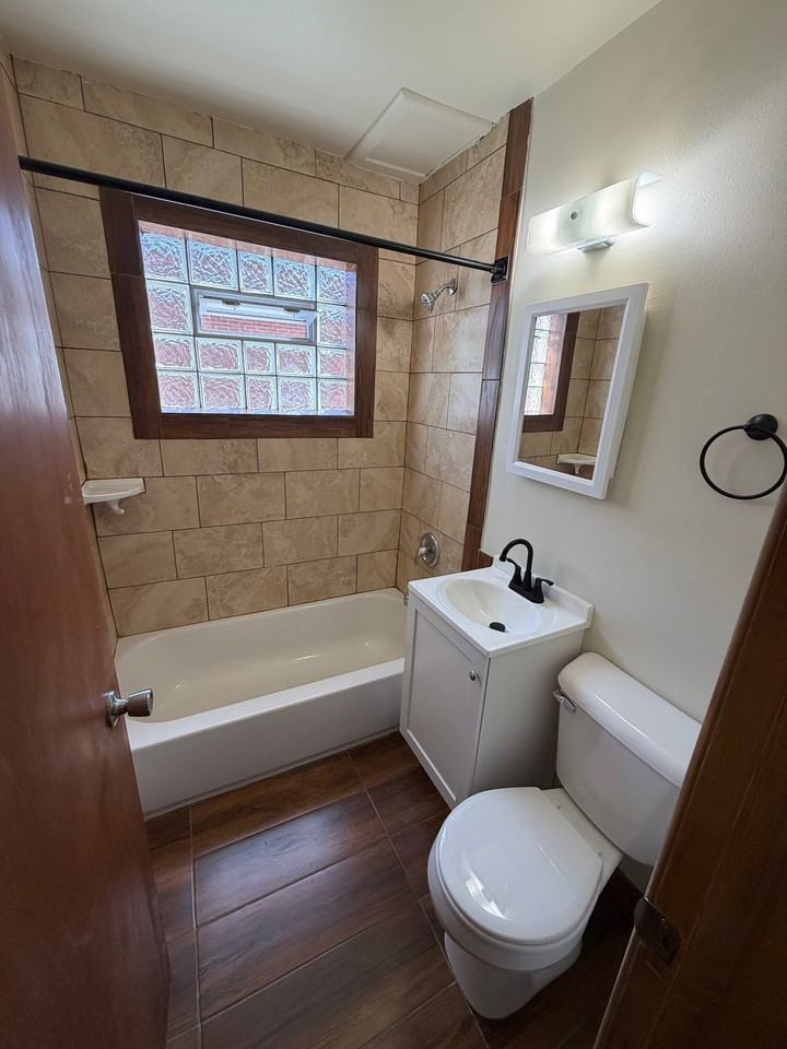4944 W Forest Home Ave #4 - Photo 7 of 7