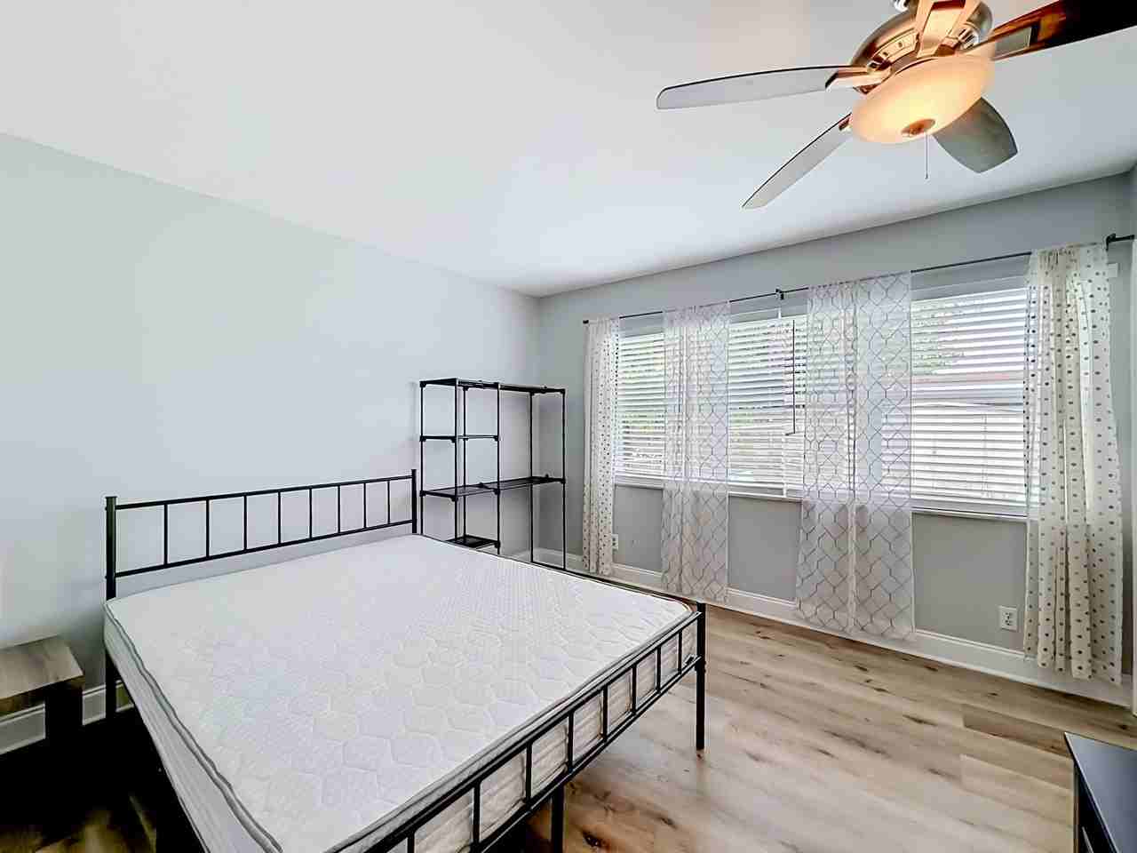 7460 Nw 16th St - Photo 3 of 13