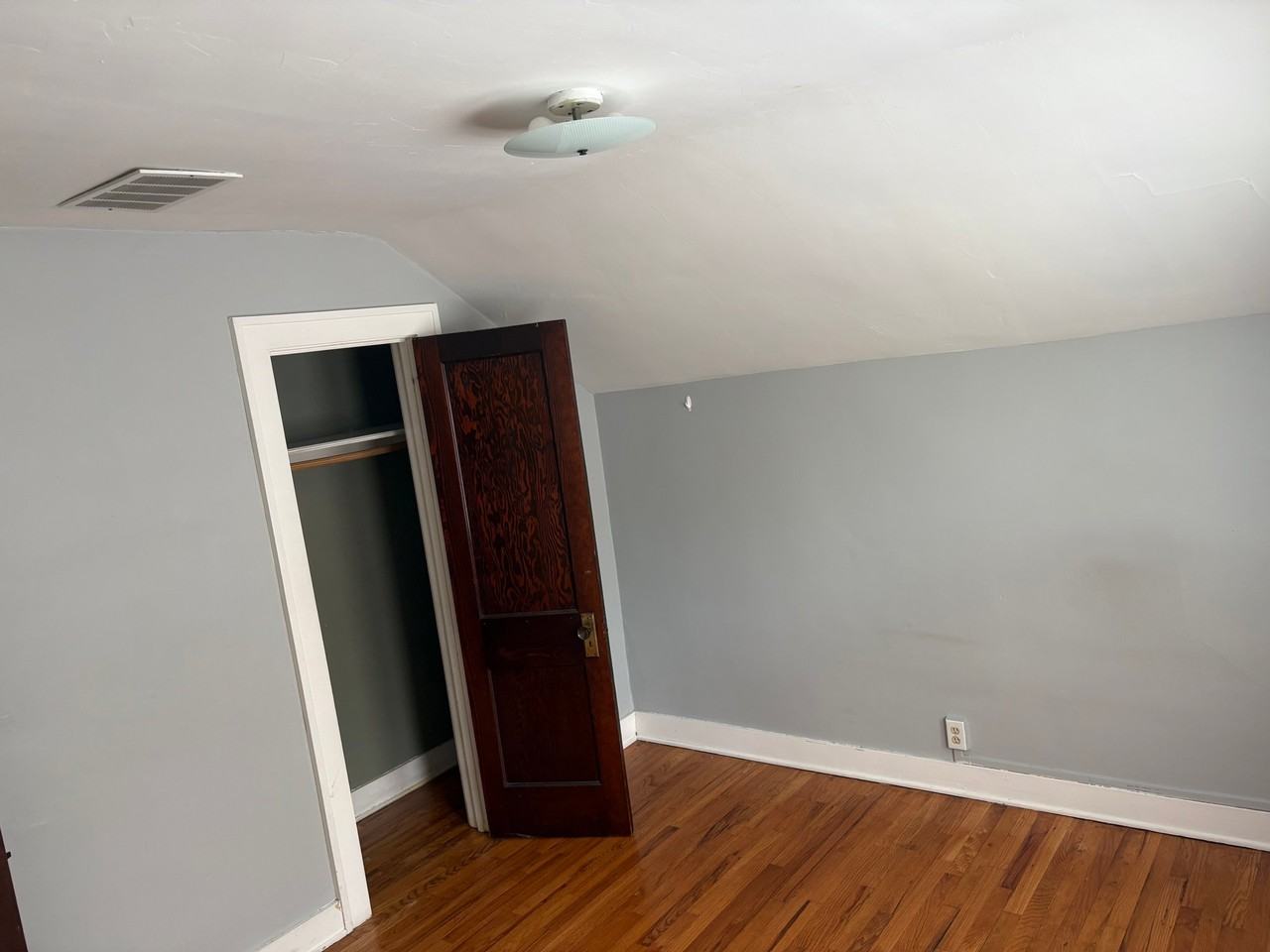 1524 Silver Creek Ave Se - Photo 5 of 20