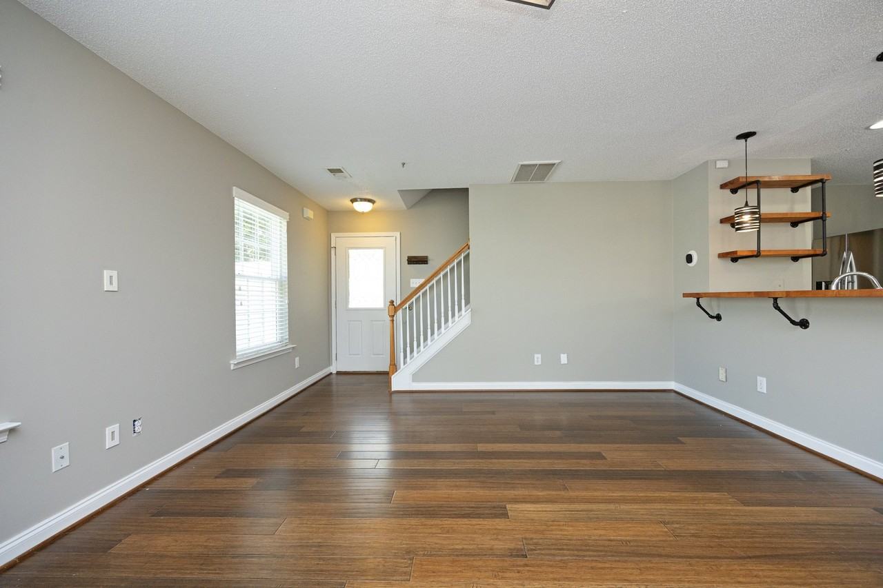8117 Bright Oak Trl - Photo 2 of 12