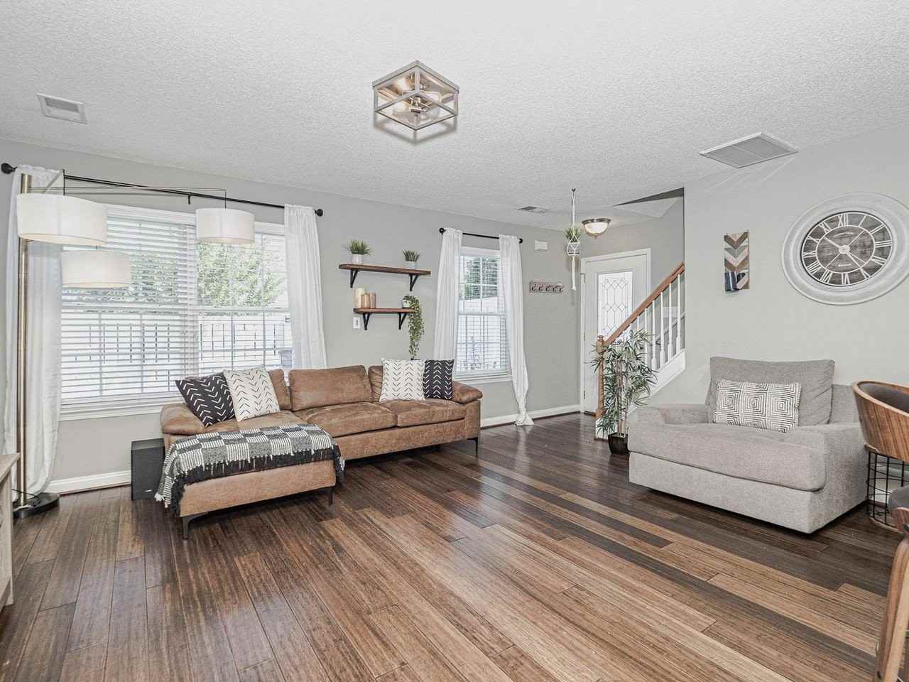 8117 Bright Oak Trl - Photo 3 of 12