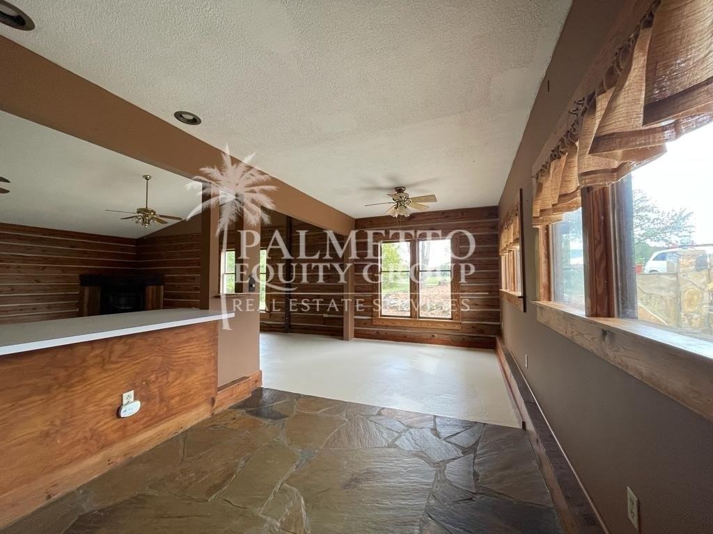 5258 Ferguson Rd - Photo 3 of 18