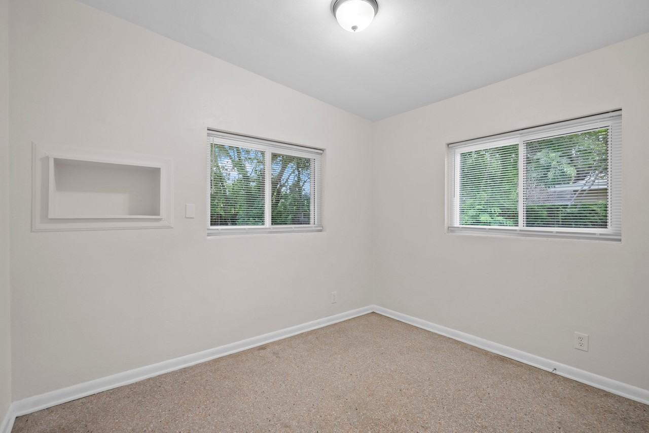 5212 N Indiana Ave - Photo 5 of 20