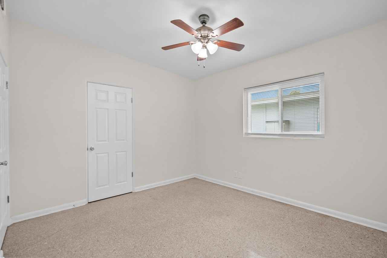 5212 N Indiana Ave - Photo 7 of 20