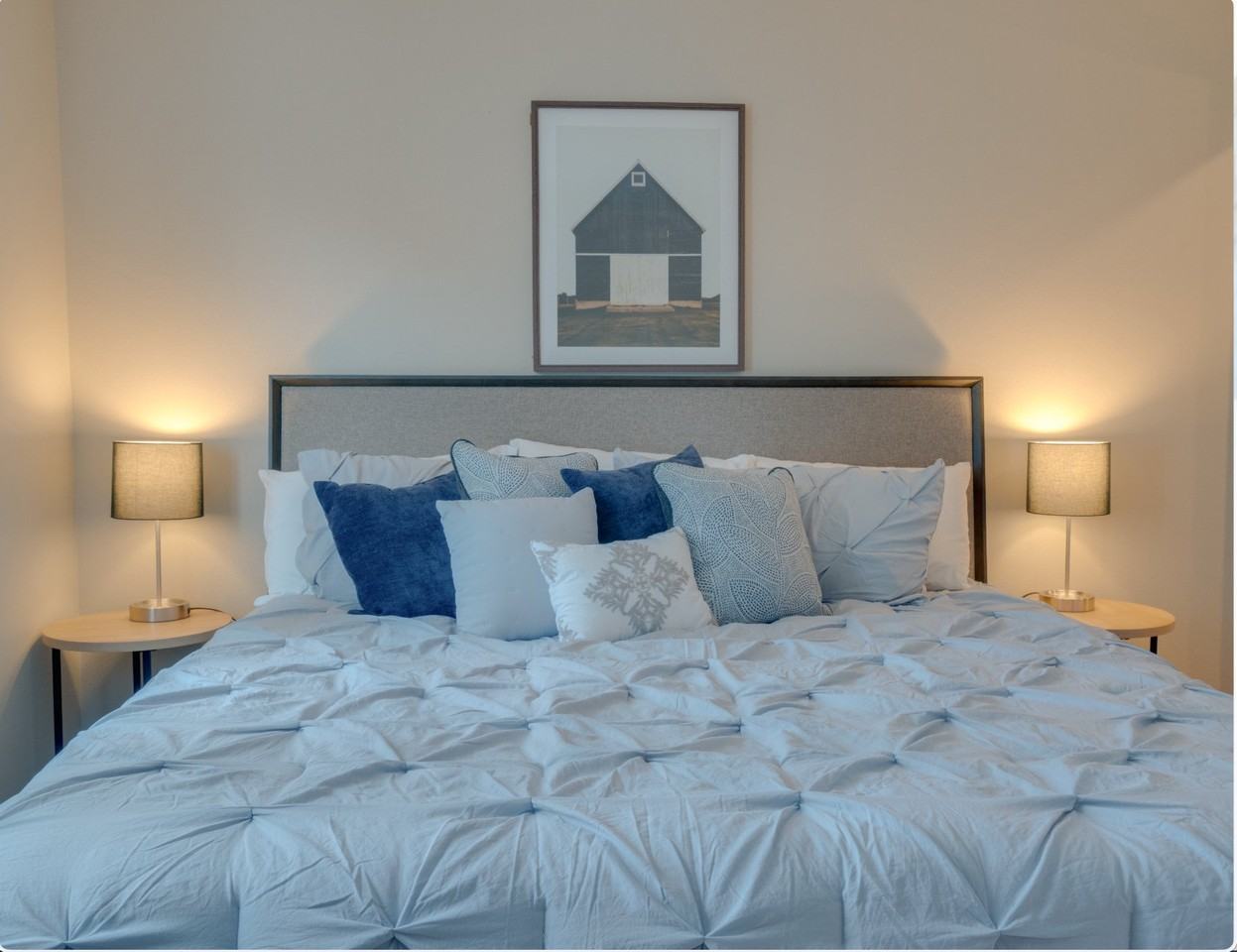 240 E La Bonte St #10 - Photo 4 of 20