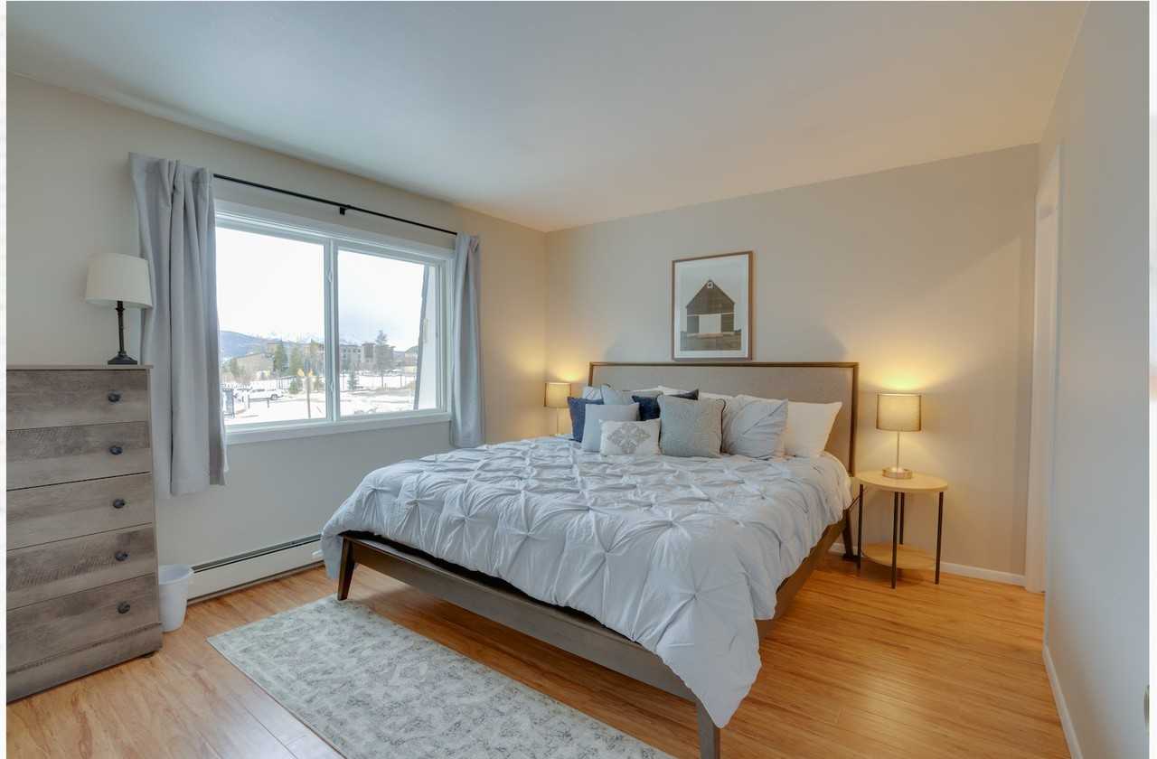 240 E La Bonte St #10 - Photo 5 of 20