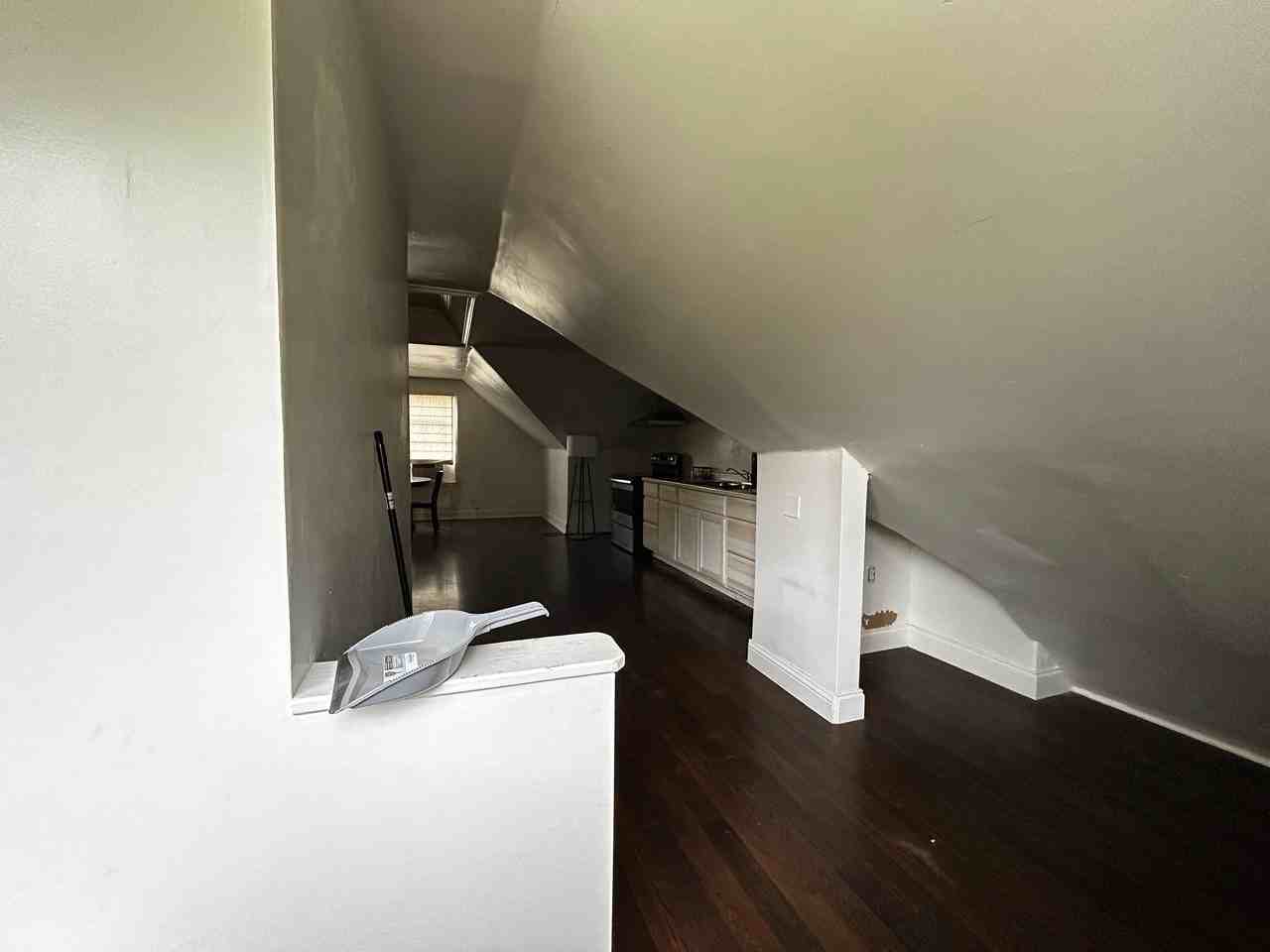320 W Bolivar St - Photo 2 of 9