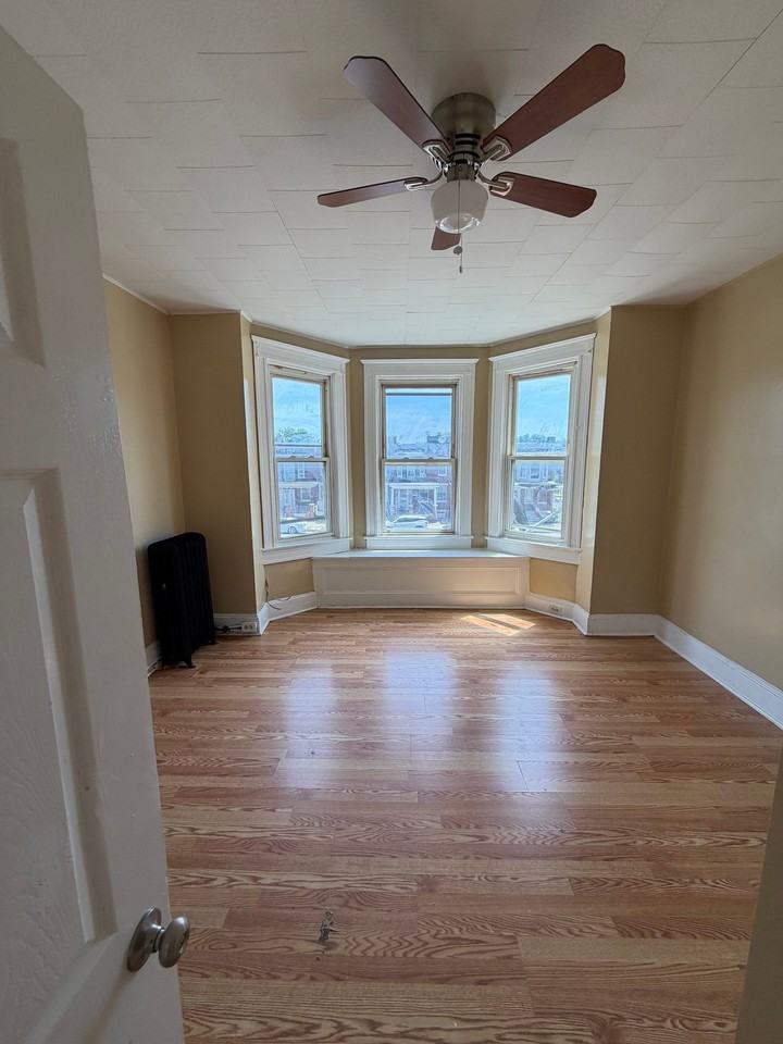 1206 Bloomingdale Rd - Photo 2 of 20