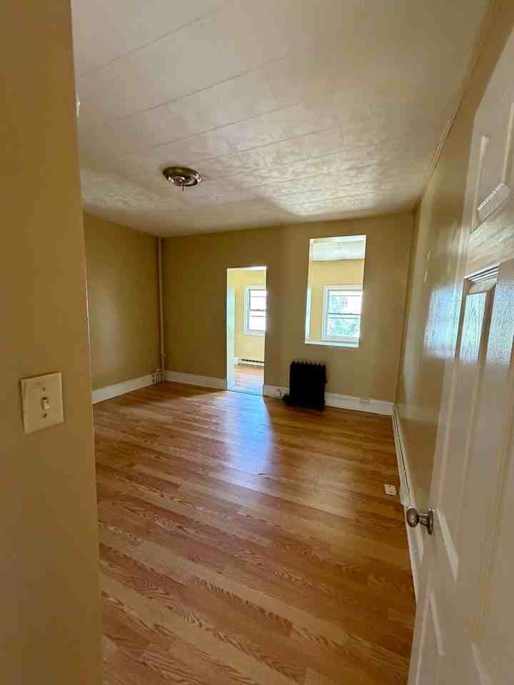 1206 Bloomingdale Rd - Photo 4 of 20