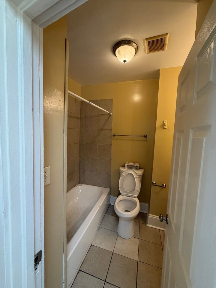 1206 Bloomingdale Rd - Photo 7 of 20