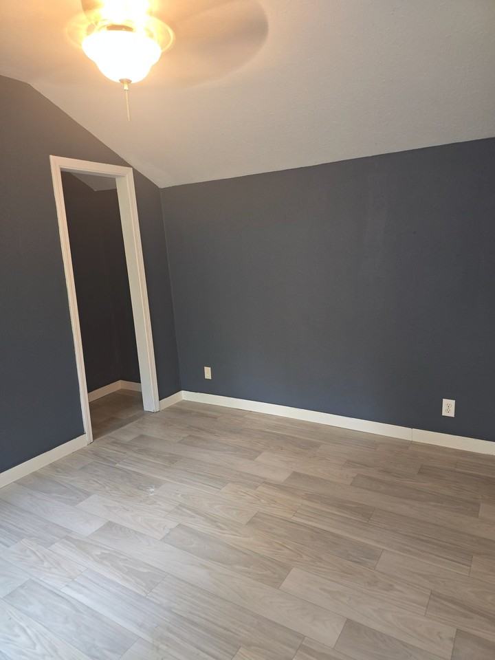 579 Main St - Photo 2 of 20