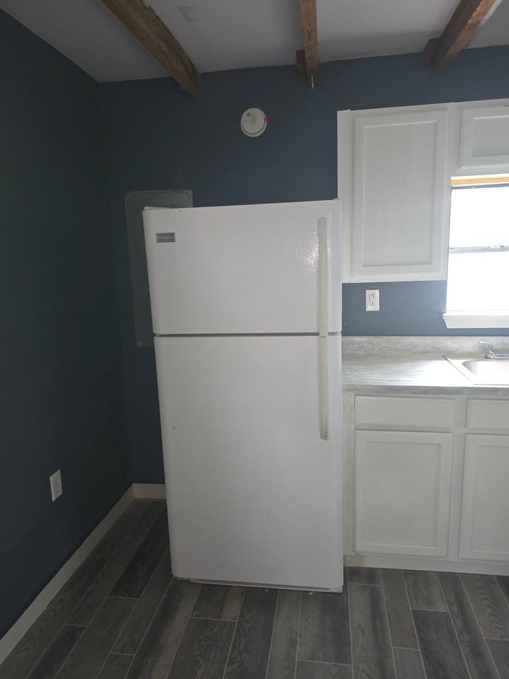 579 Main St - Photo 7 of 20