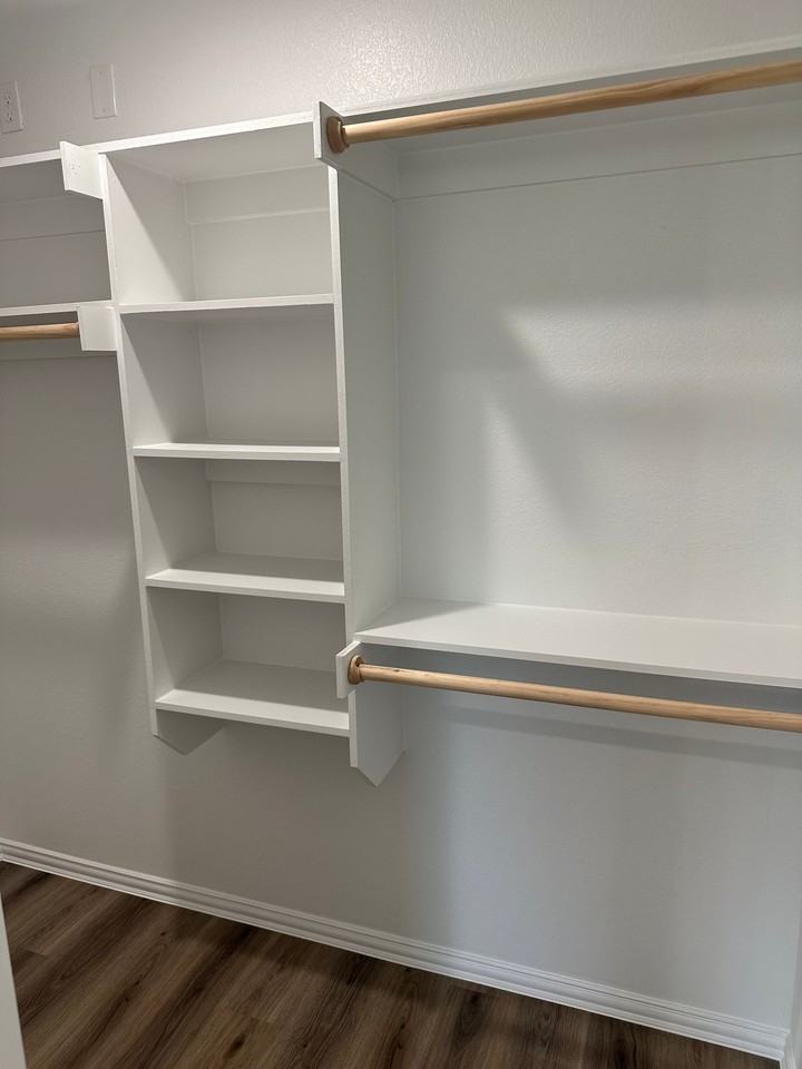 605 E Wolf St - Photo 5 of 12