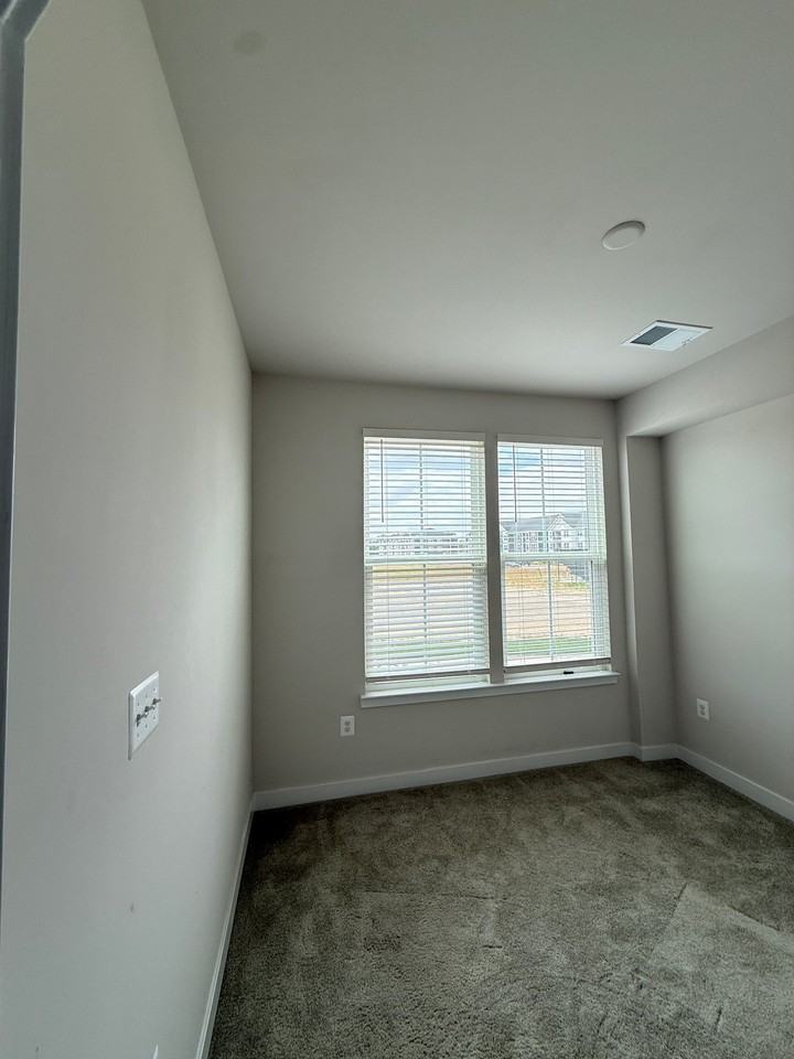 9304 Tanfield Dr - Photo 2 of 14