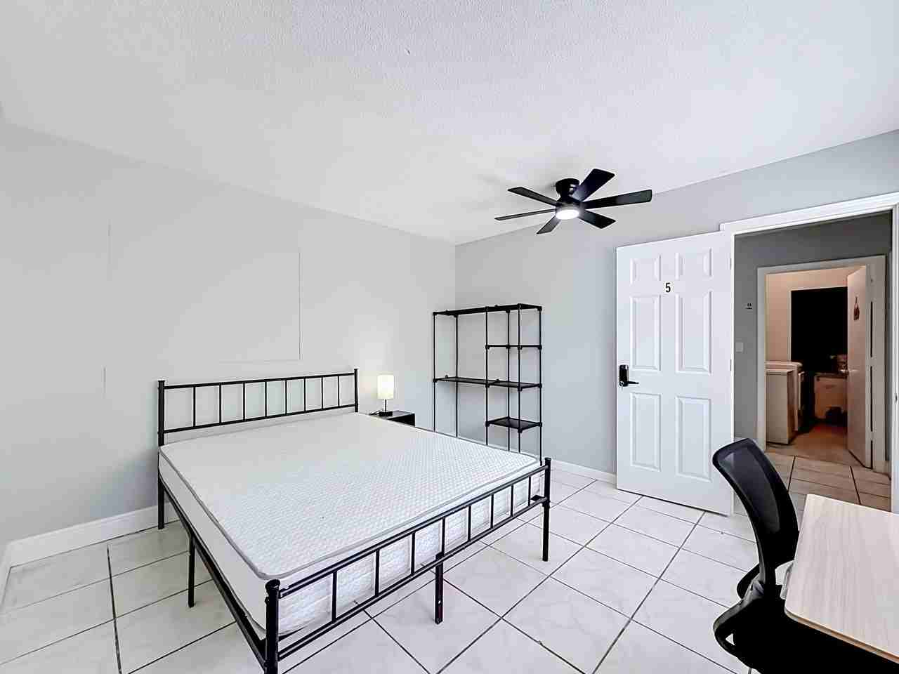 7464 Nw 16th St - Photo 3 of 9