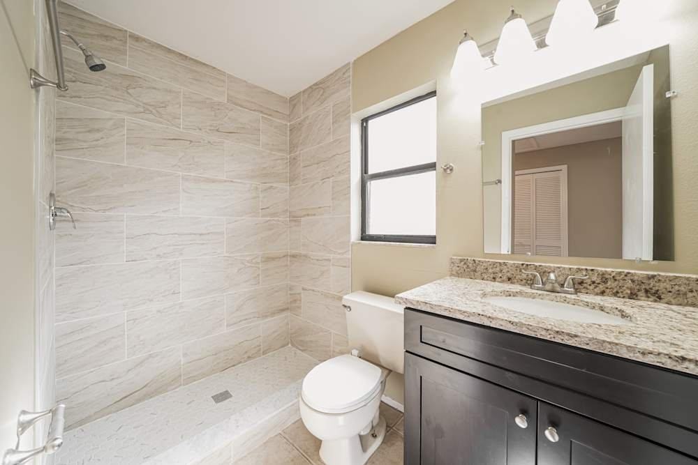 2428 Edwards Ln - Photo 3 of 9