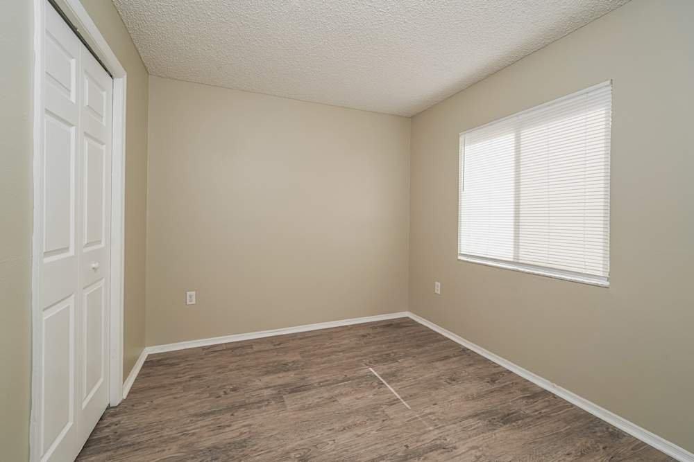 2428 Edwards Ln - Photo 4 of 9