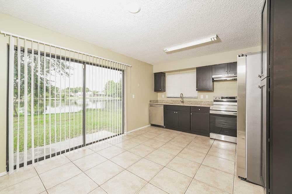 2428 Edwards Ln - Photo 5 of 9
