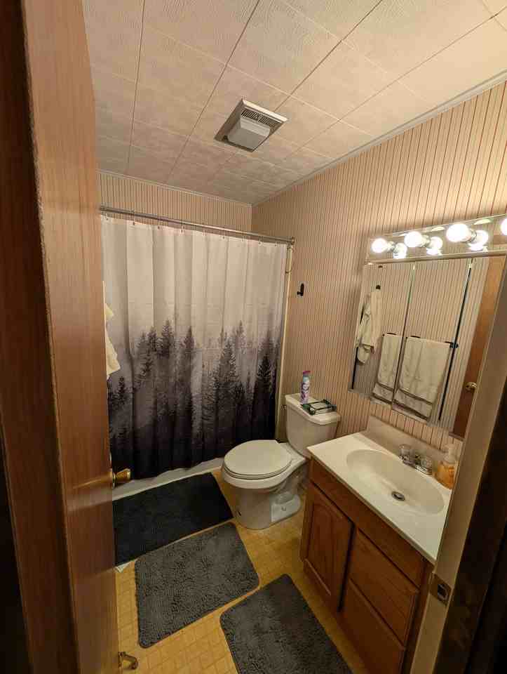 2832 Creekview Dr - Photo 4 of 9