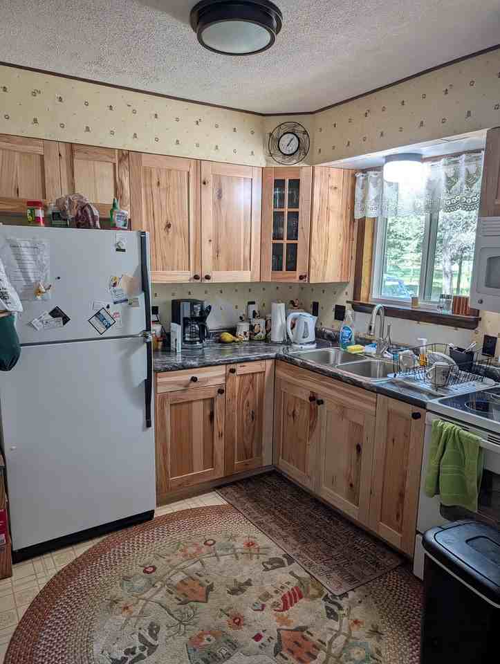 2832 Creekview Dr - Photo 5 of 9