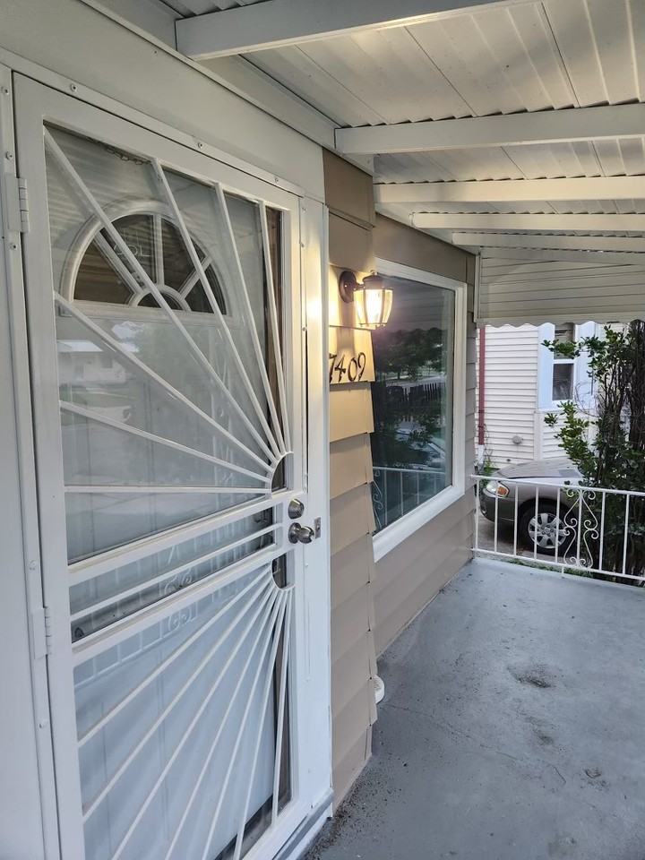 7409 Grandville Ave #NA - Photo 3 of 15