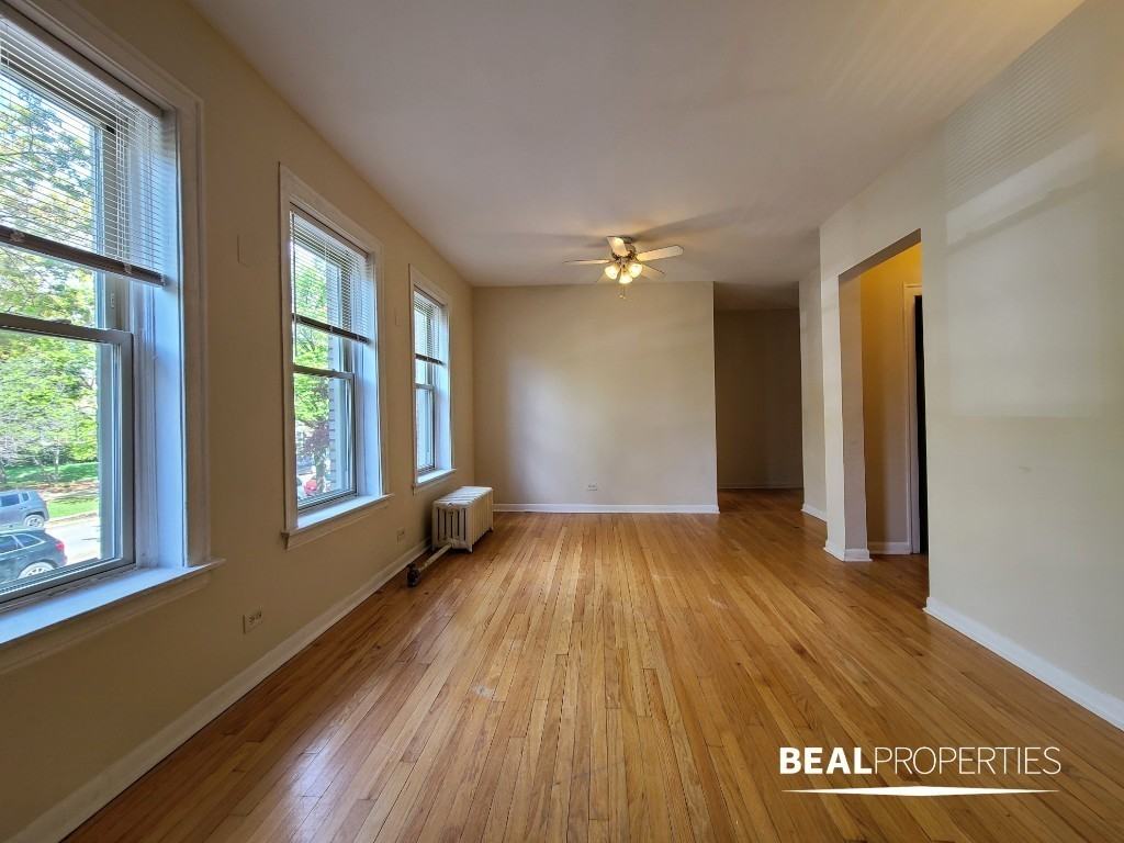 4235 N Paulina St - Photo 3 of 9