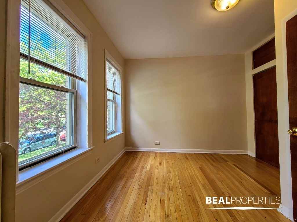 4235 N Paulina St - Photo 5 of 9