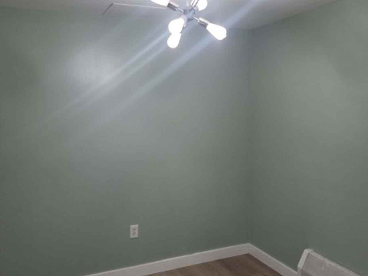190 Dwight St - Photo 5 of 19
