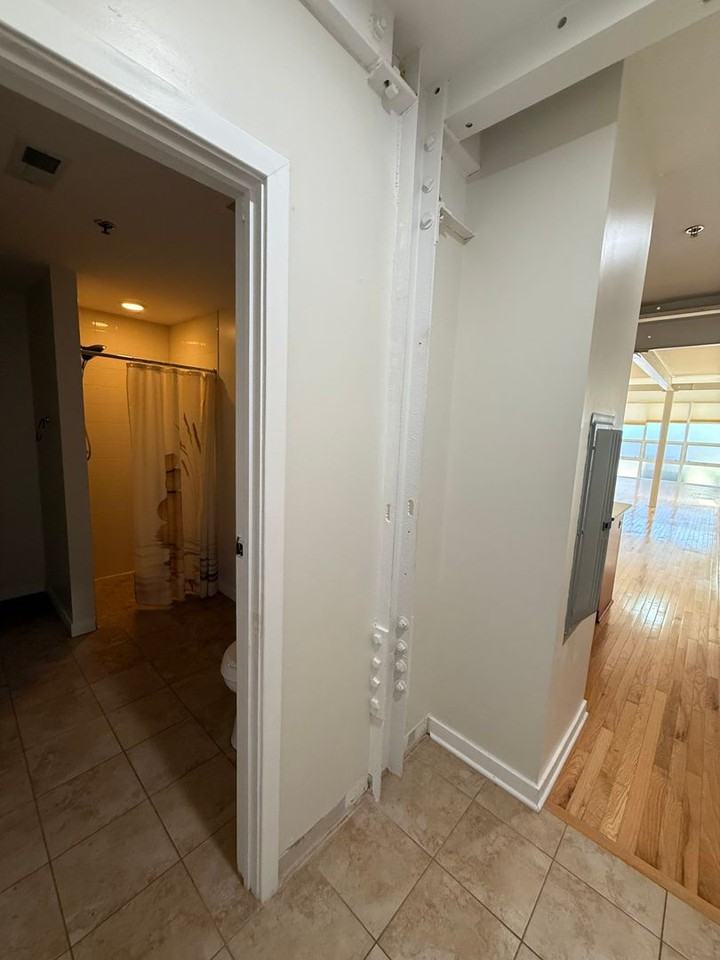 242 Centre St - Photo 3 of 21