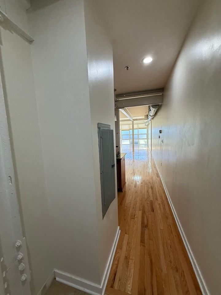 242 Centre St - Photo 4 of 21