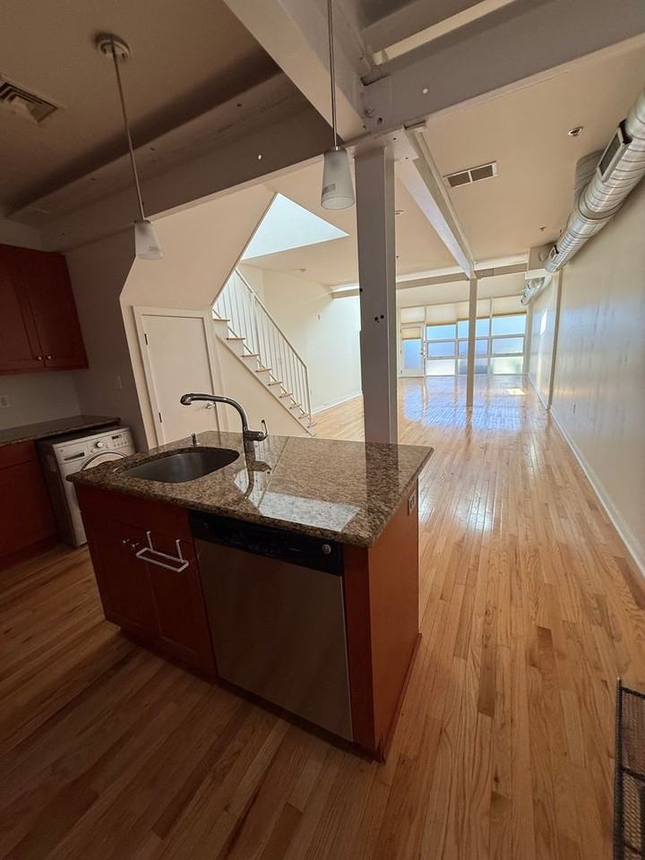 242 Centre St - Photo 6 of 21