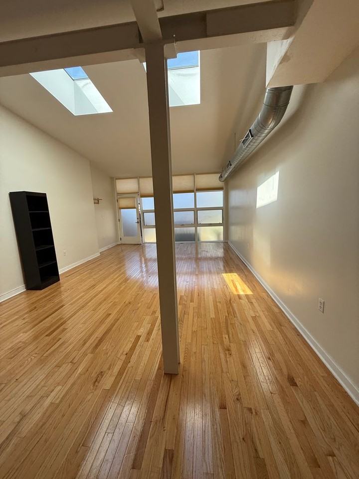 242 Centre St - Photo 7 of 21