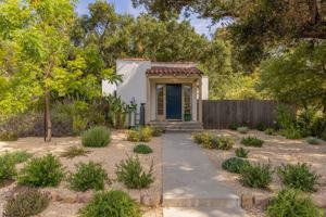 featured image of 112 E Summer St