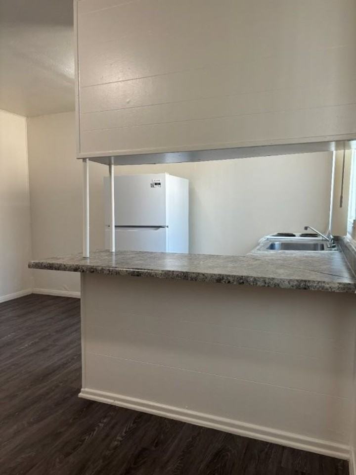 700-704 State/122-140 S.7th. - Photo 6 of 10