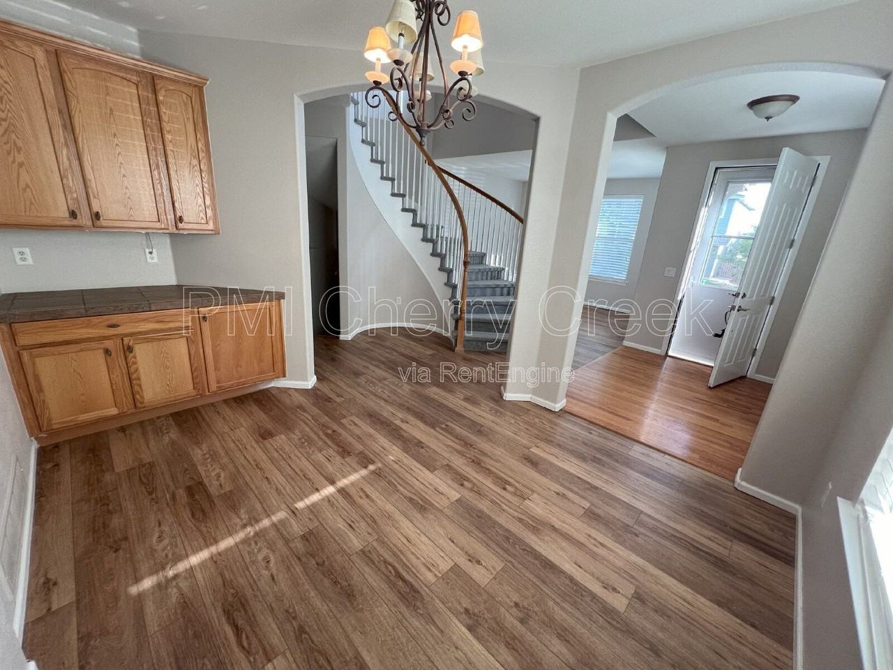 5420 Heatherton Ln - Photo 4 of 41