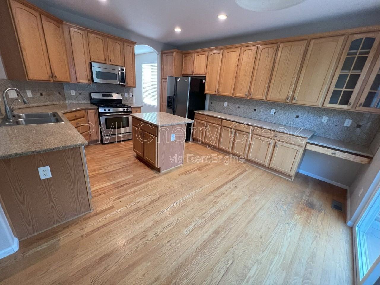 5420 Heatherton Ln - Photo 6 of 41