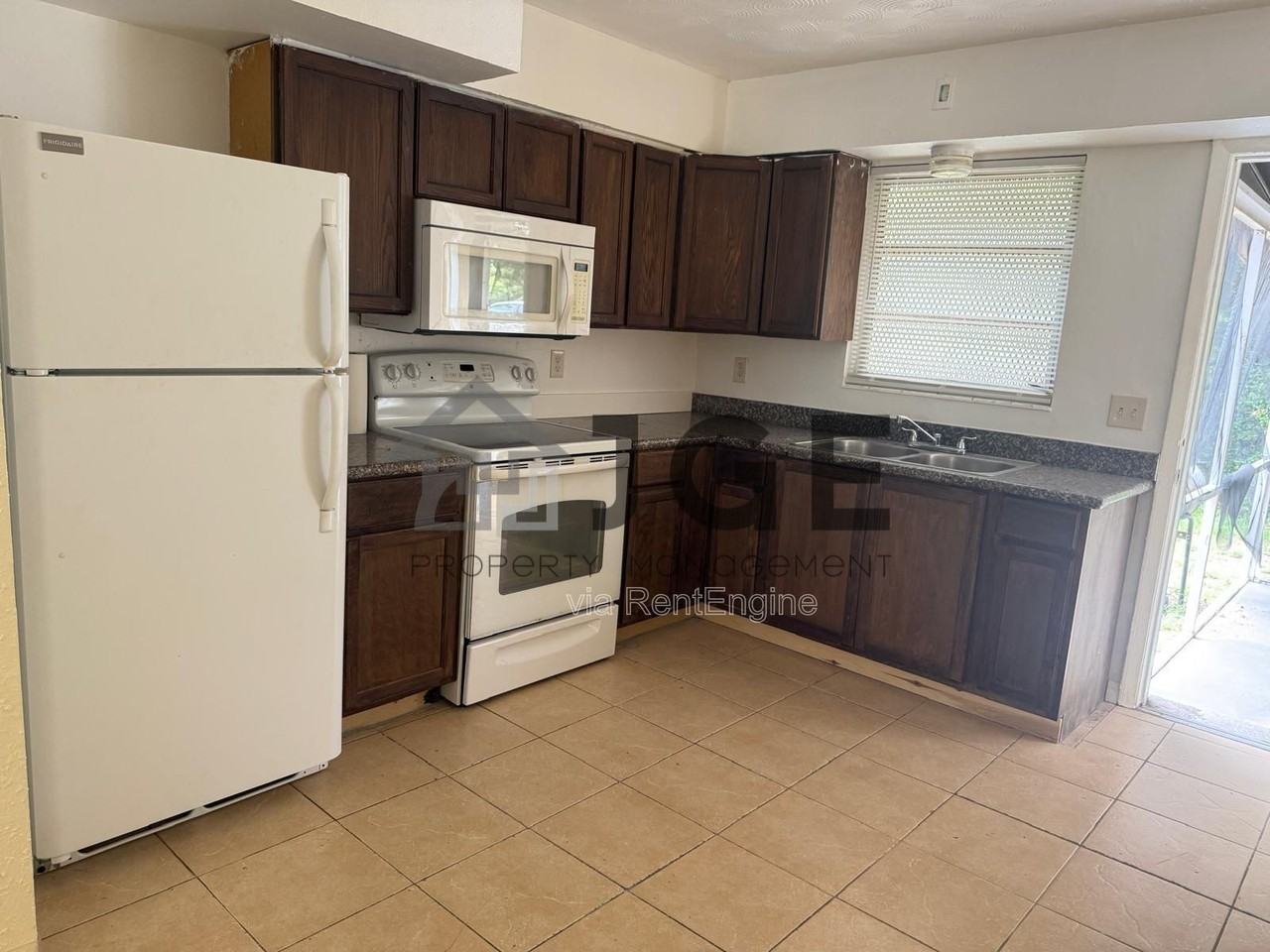 2351 Lafayette St - Photo 4 of 12