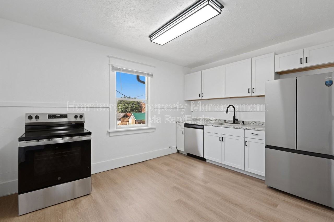 1509 N Wall St #1509B - Photo 4 of 11