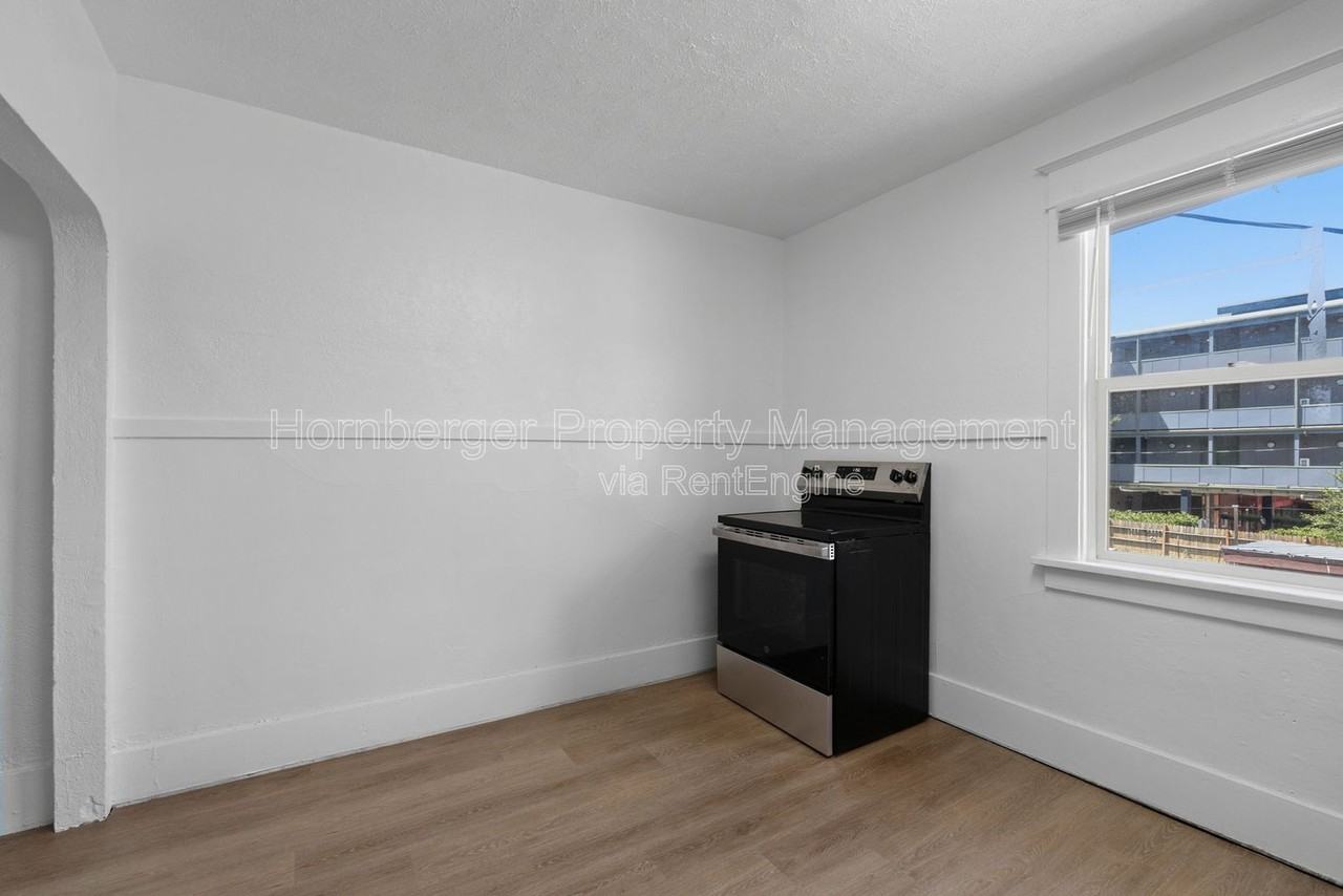 1509 N Wall St #1509B - Photo 5 of 11