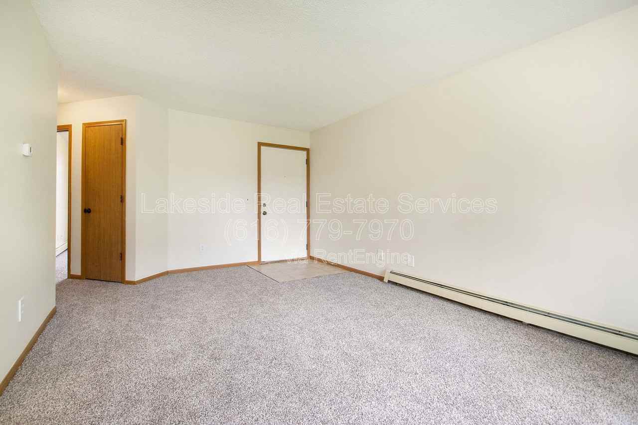 2912 Earle Ave Sw #4 - Photo 5 of 44