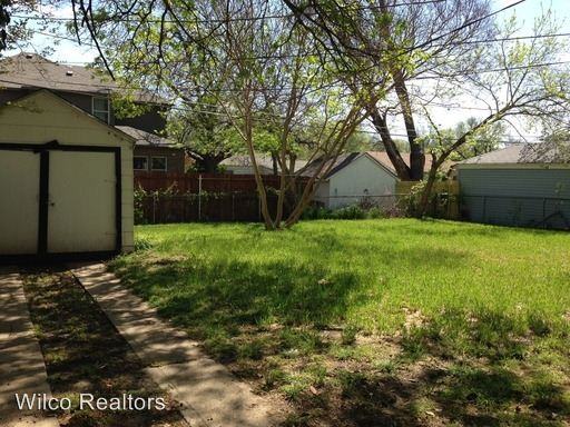 3813 Englewood Ln - Photo 2 of 15