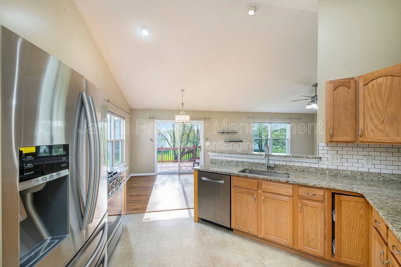 7325 Salerno Cir - Photo 3 of 21