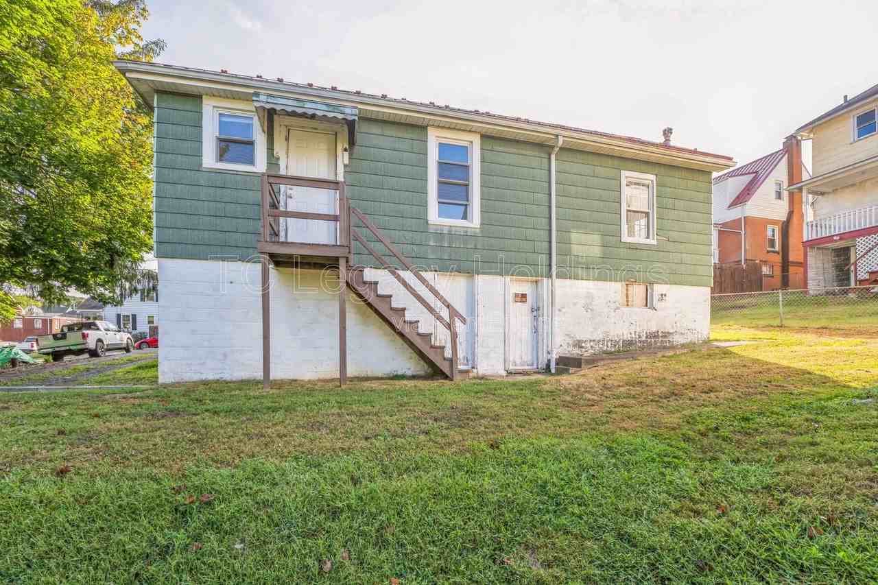 316 1/2 Harrison St - Photo 2 of 16