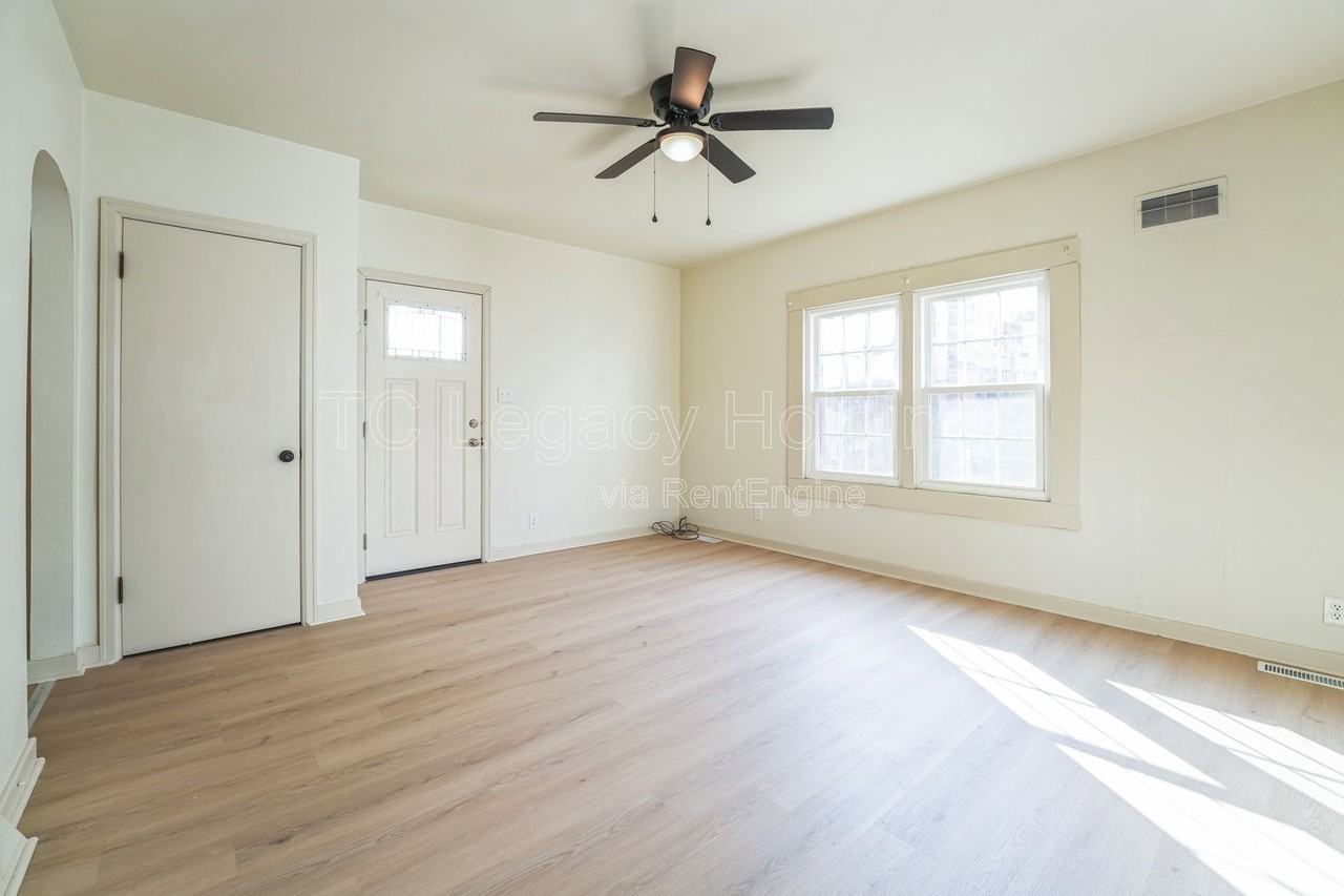 316 1/2 Harrison St - Photo 6 of 16